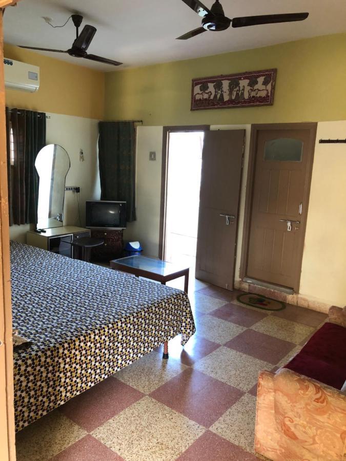 Rukmavati Guest House Mundra Экстерьер фото